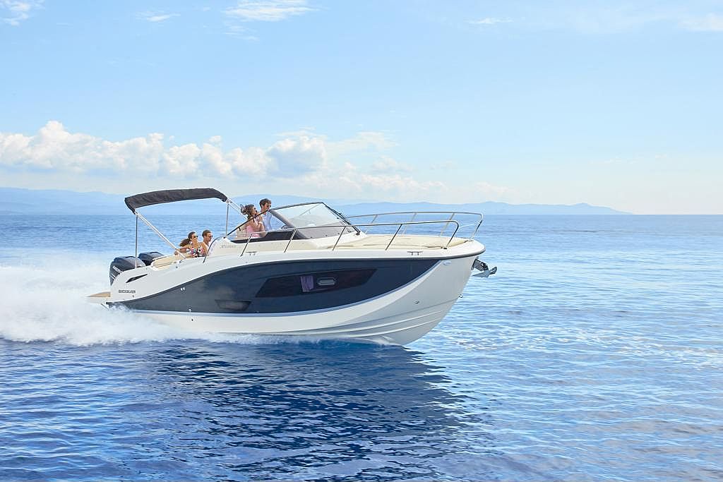 Quicksilver 875 Sundeck   Mercury F250 V8 Verado - 2024