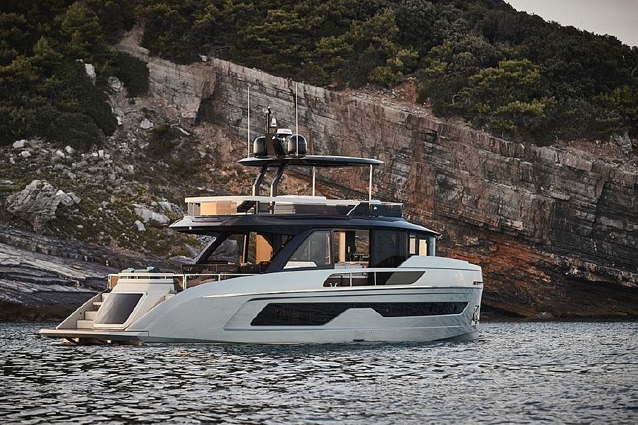 Explorer 62 - 2025