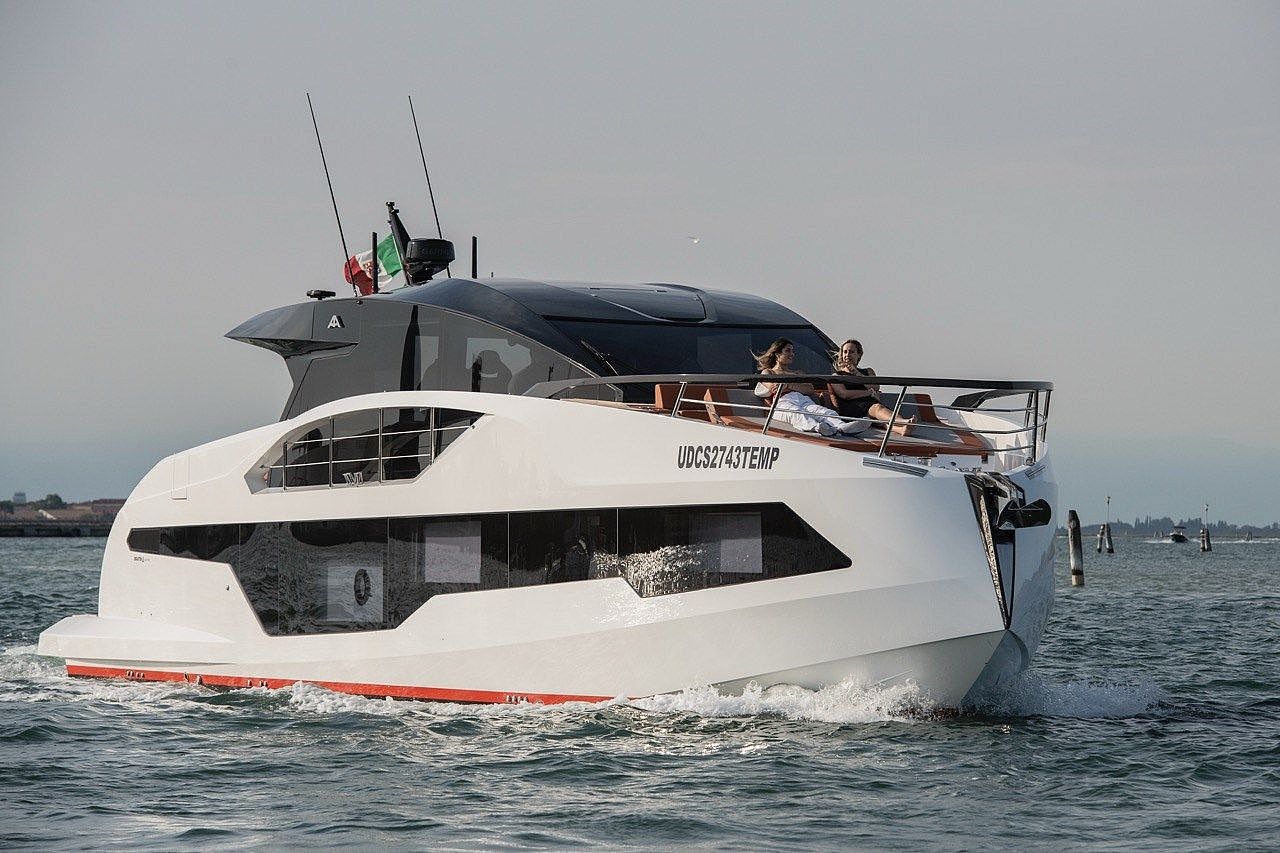Astondoa 677 Coup� - 2026