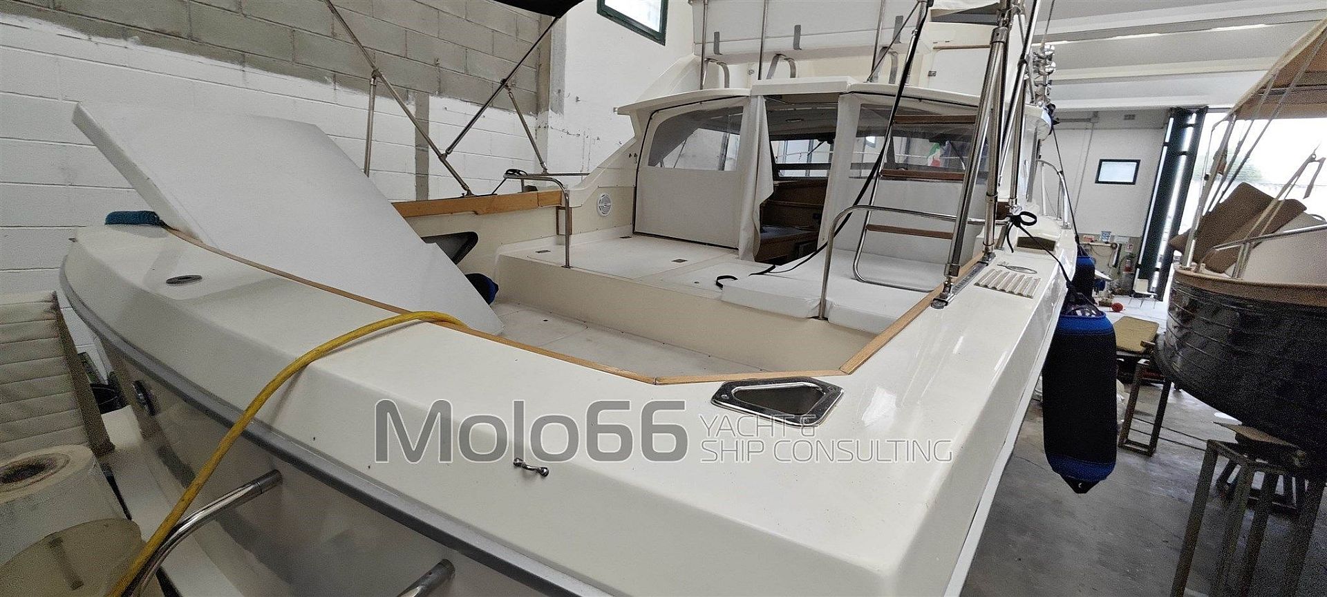 Bertram Yacht 28 Sport Convertible - 1983