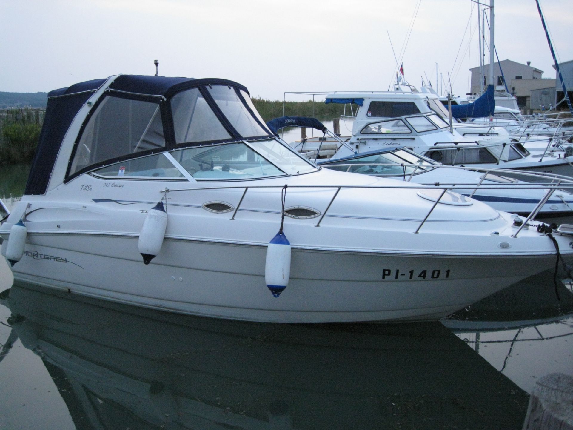 Monterey 242 - 1999