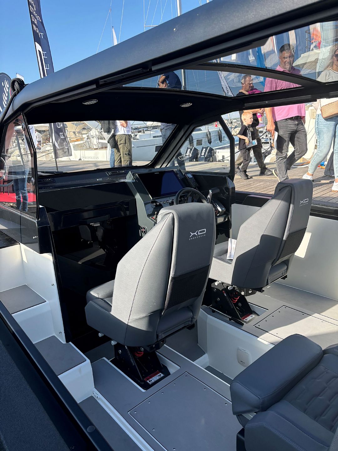 XO BOATS DFNDR A8 - 2024