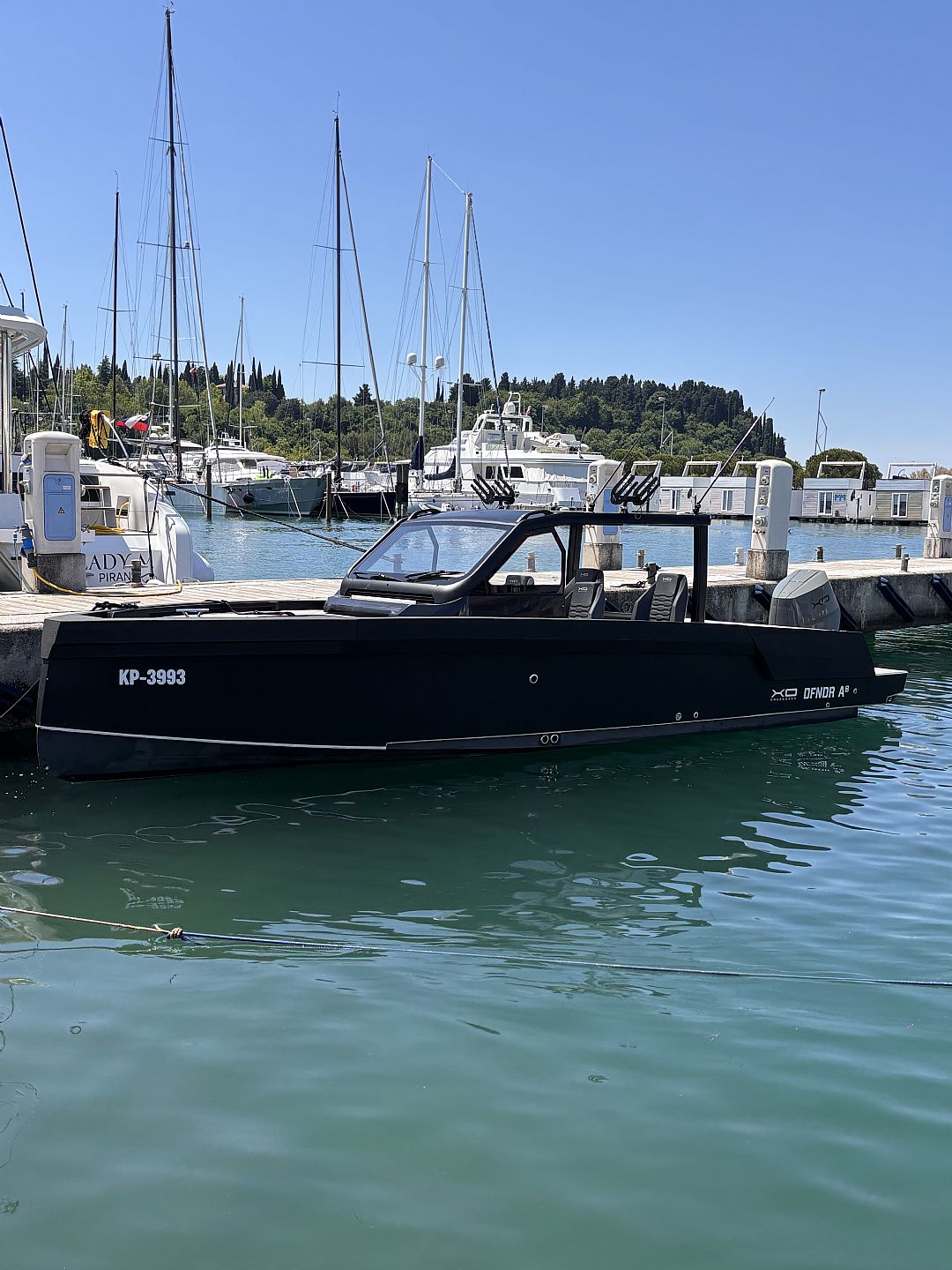 XO BOATS DFNDR A8 - 2024