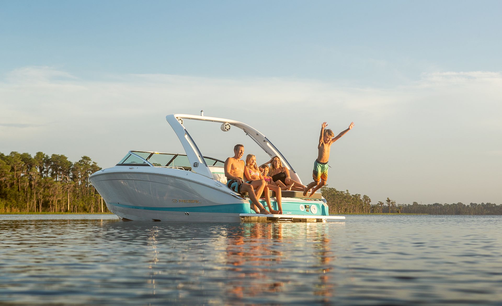 Regal LS6 Bowrider - 2025