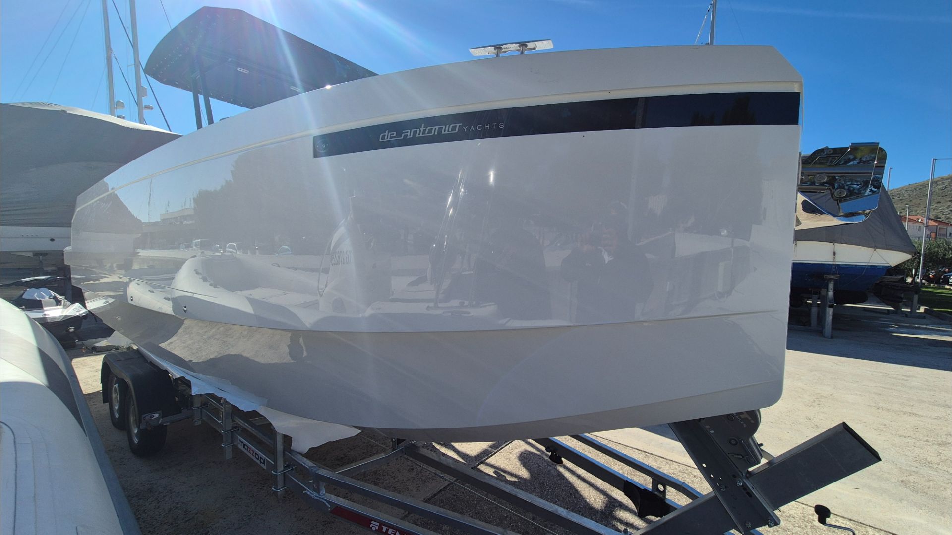 De Antonio Yachts E23 Open - 2025