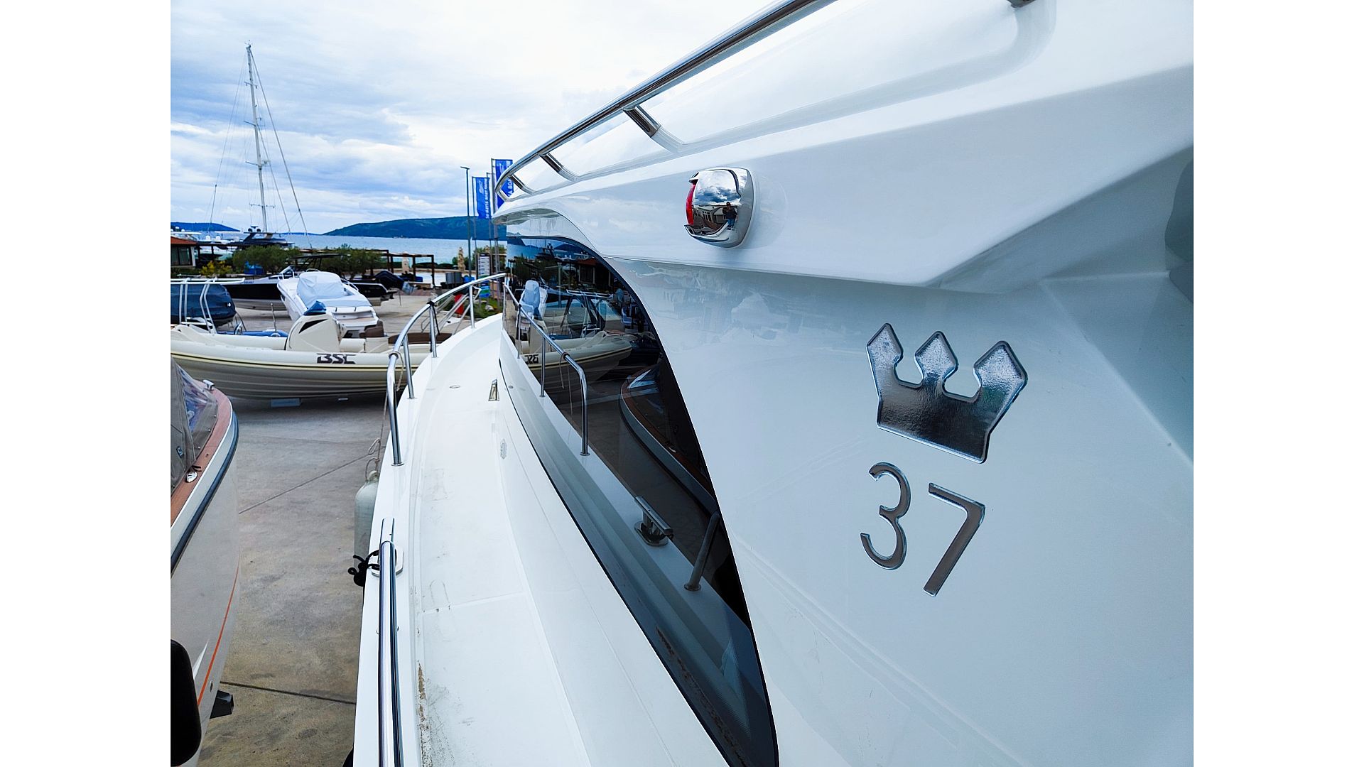 Maxima 37 - 2024