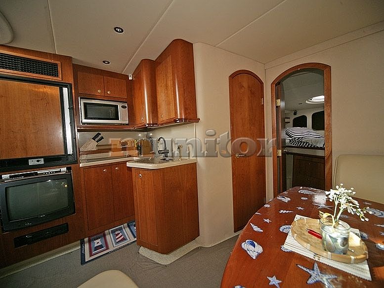Cruisers Yachts CRUISERS Yachts 3672 - 2000