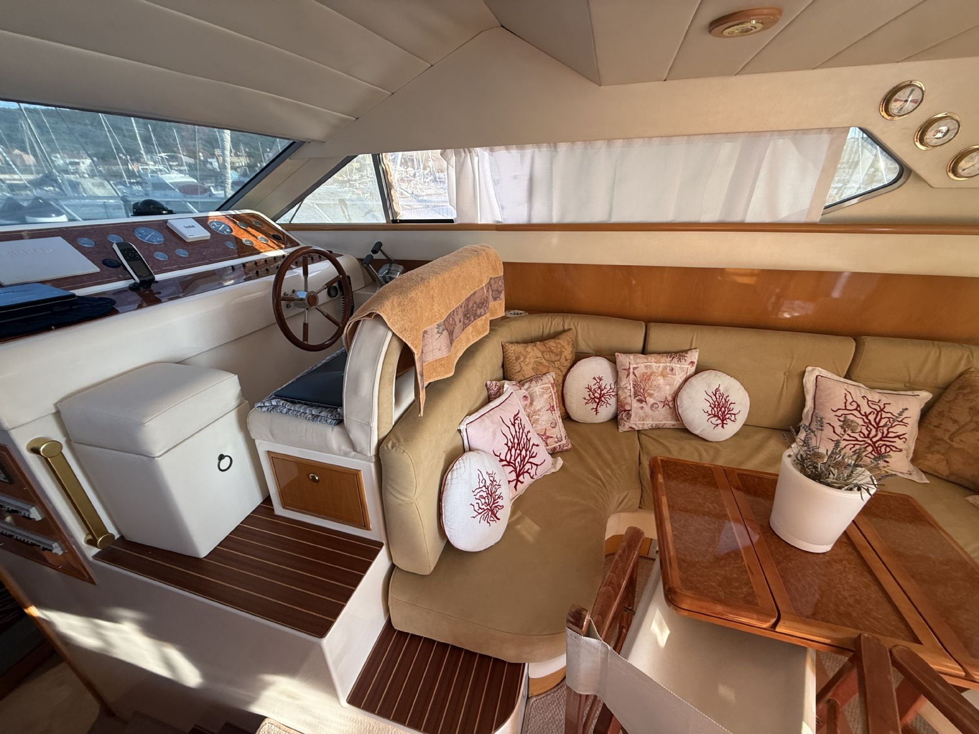 Enterprise Marine Sunqueet 38 - 1997