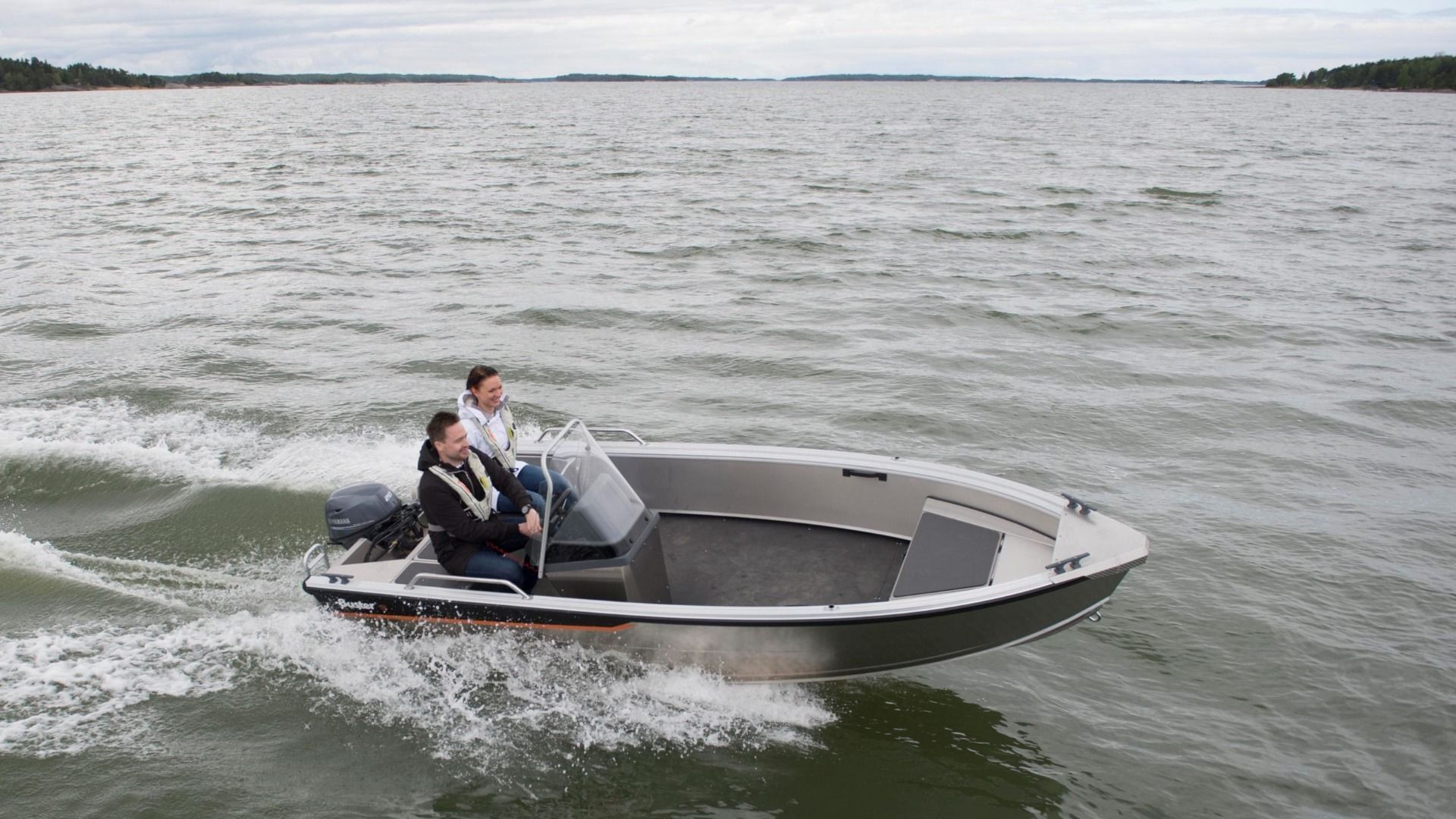 BUSTER S1-ALU + YAMAHA F30 BETL  - NOVOST NA NA�EM TRGU - 2025