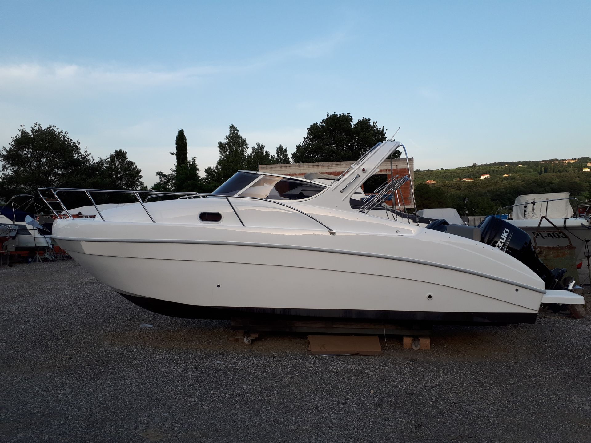 SAVER 750 Cabin + Suzuki DF300APX - 2018