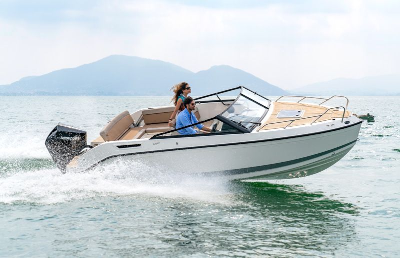 Quicksilver Activ 675 Cruiser (AKCIJA) - 2026