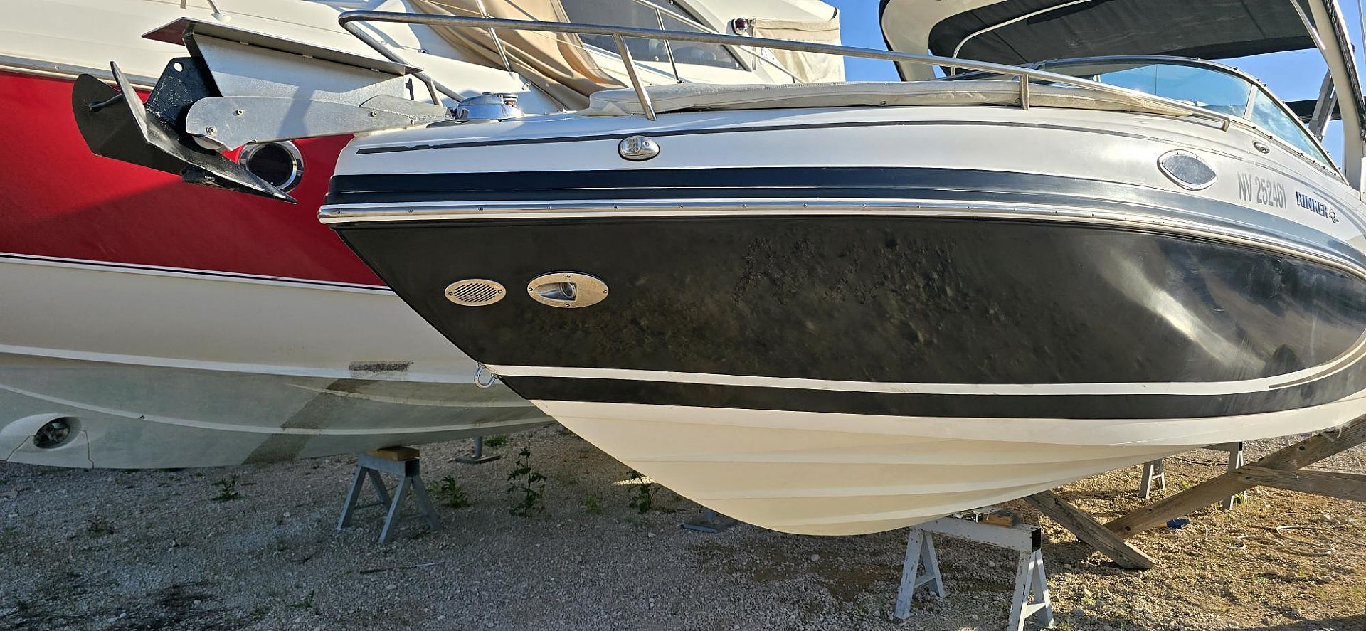 Rinker 246 CC Cuddy cabin - 2010