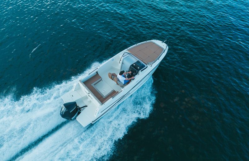 Quicksilver Activ 755 Sundeck - 2026