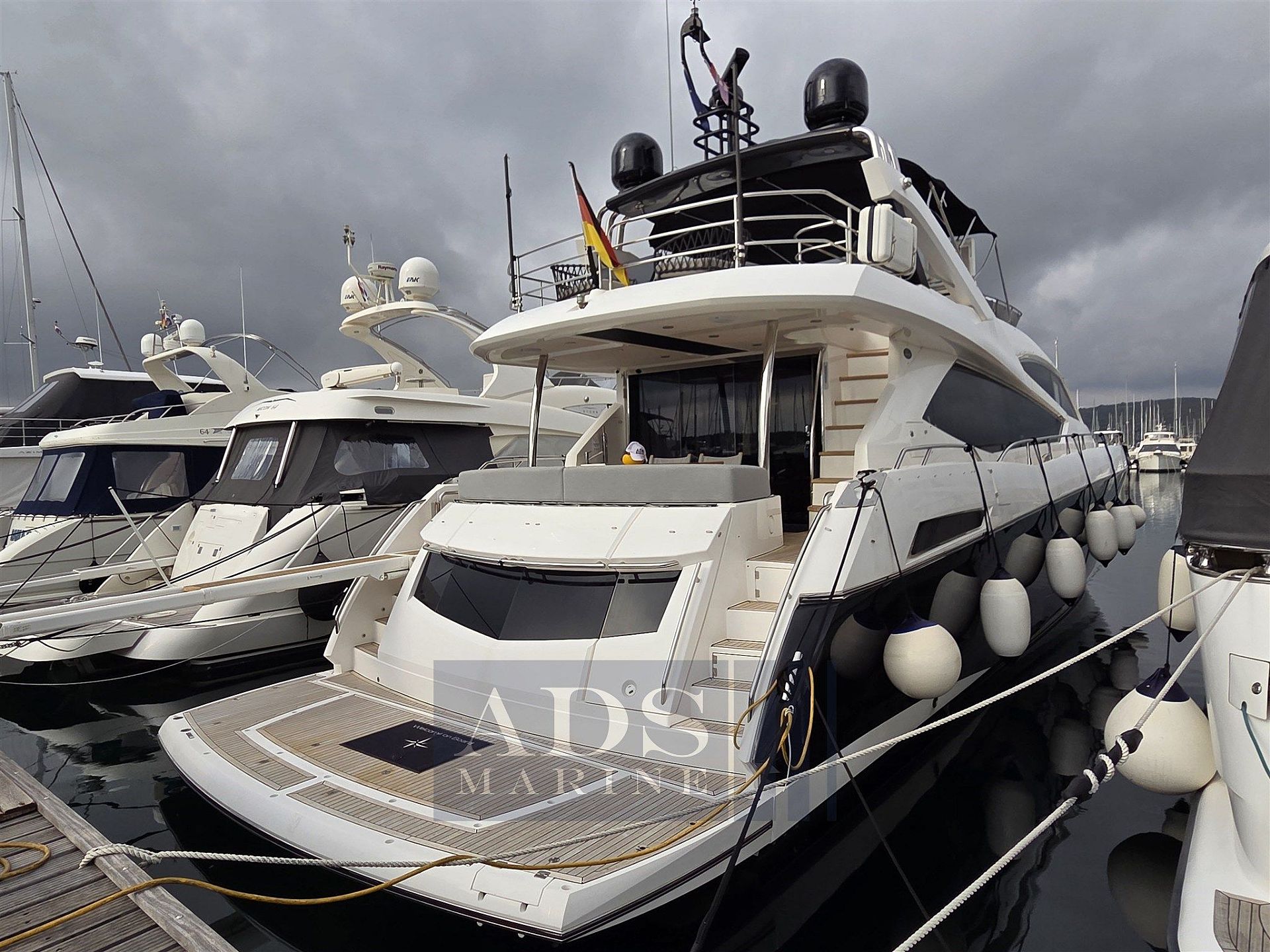 Sunseeker Manhattan 73 - 2012