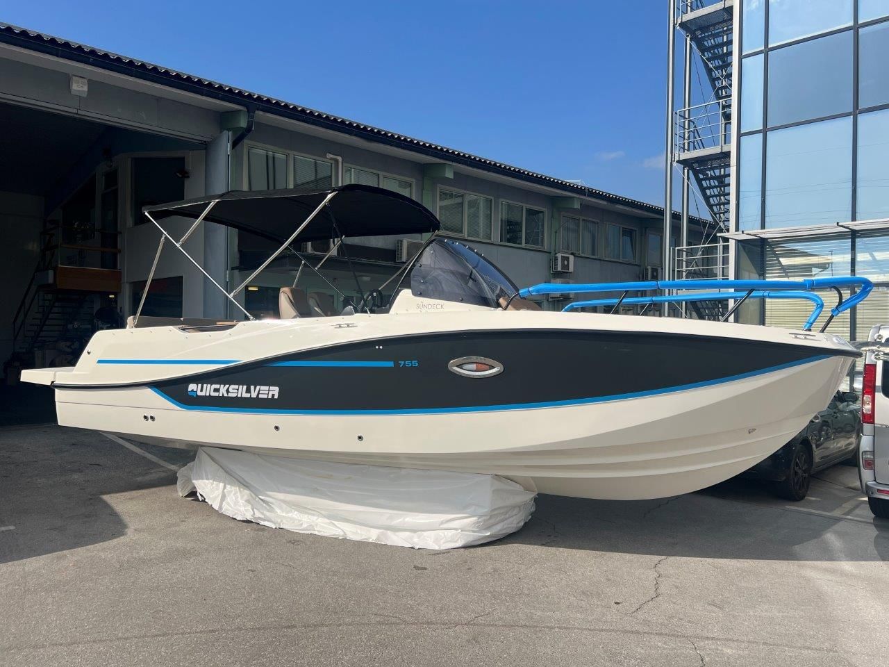 Quicksilver 755 Sundeck   Mercury F300 - ZALOGA - 2025
