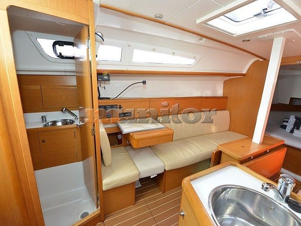 Jeanneau 33i - 2011