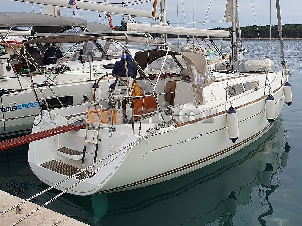 Jeanneau 33i - 2011