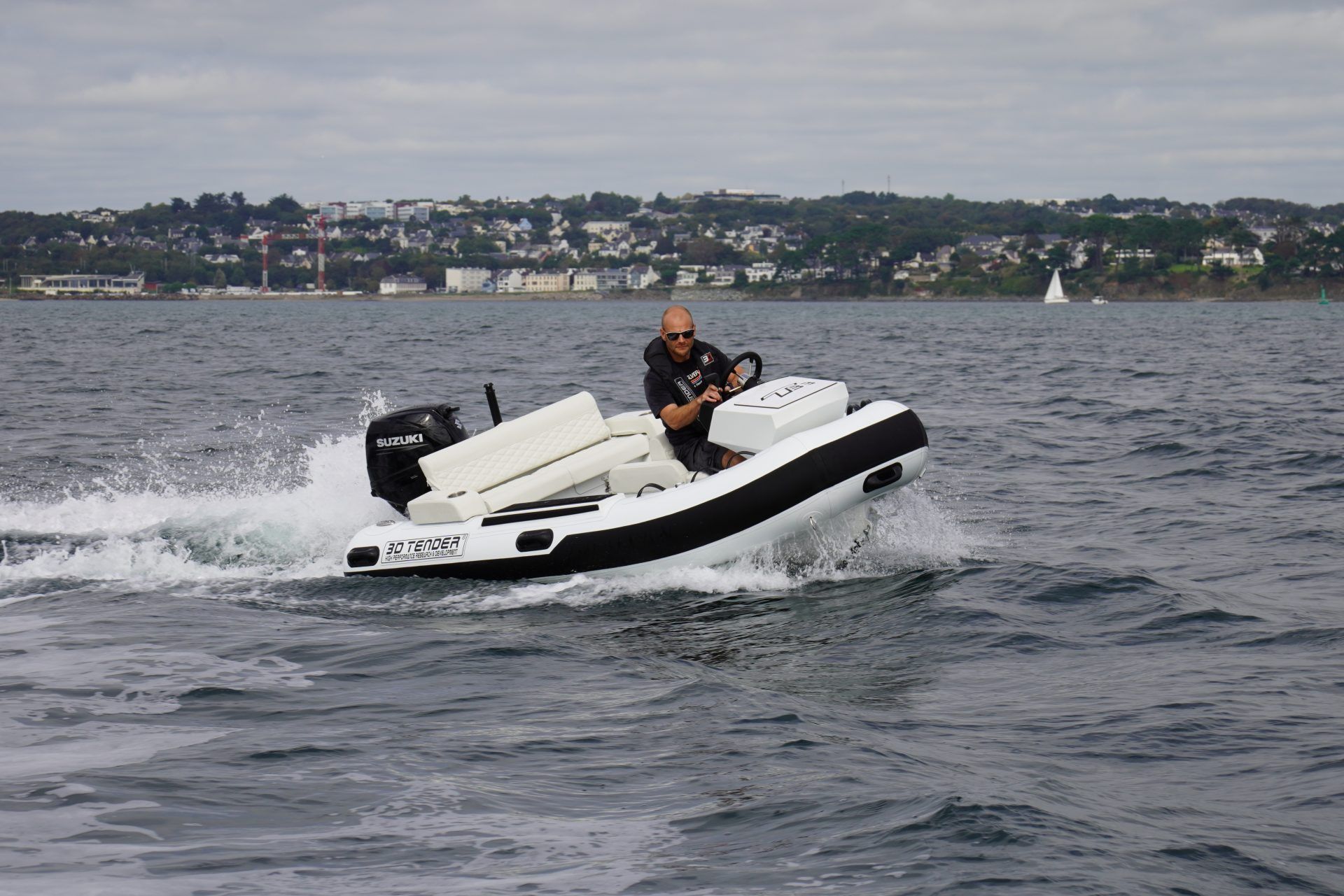 3D TENDER T-33 - NOV MODEL 2026 - 2026