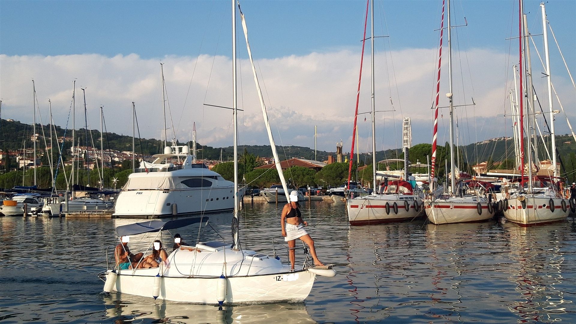 Gomba� Leisure skupaj s priklico - 2001