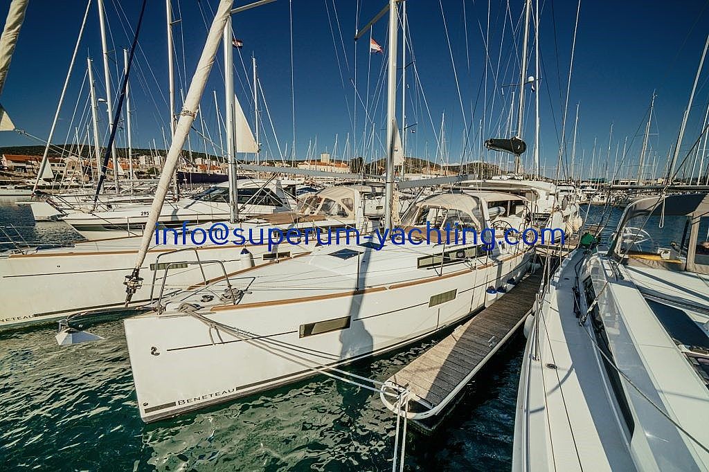 Beneteau Oceanis 38 - 2016