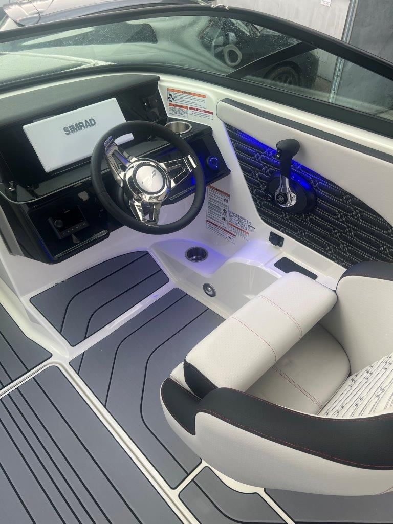 Sea Ray 190 SPX RACING - LIMITED EDITION 1 of 5 - 2025