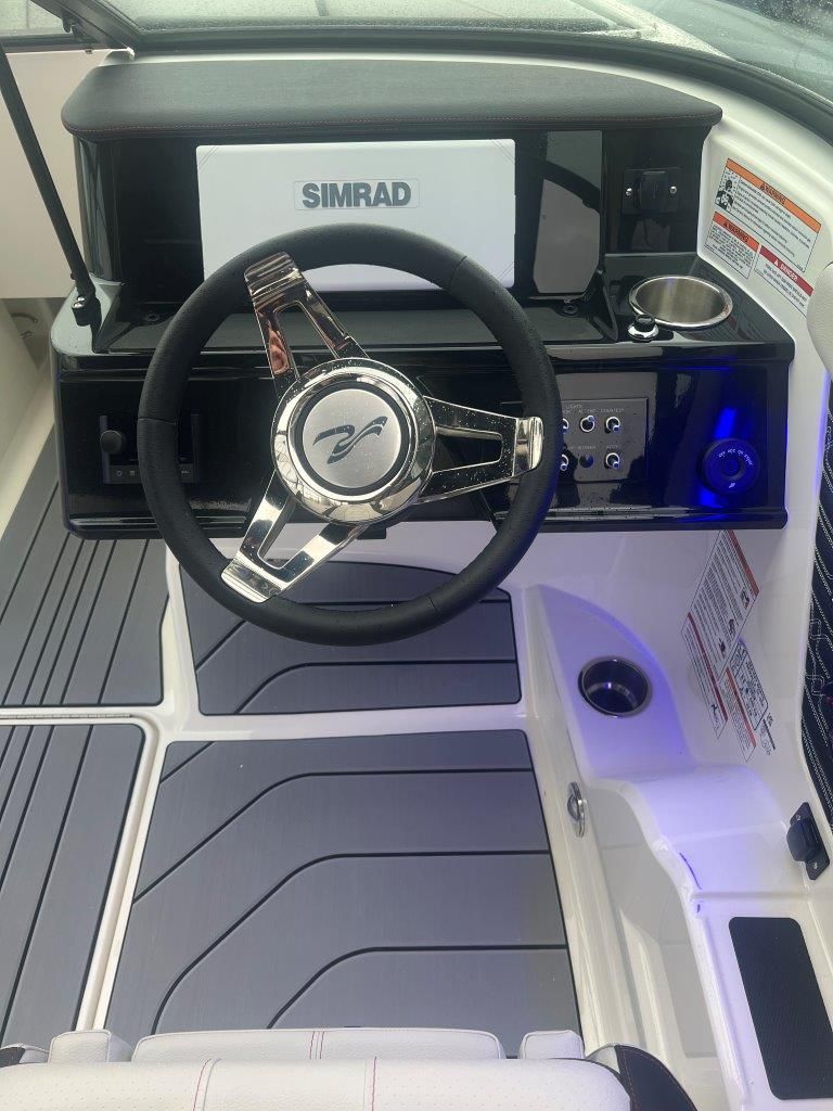 Sea Ray 190 SPX RACING - LIMITED EDITION 1 of 5 - 2025