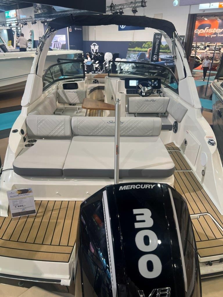Sea Ray 230 SDX - NOVI MODEL - 2026