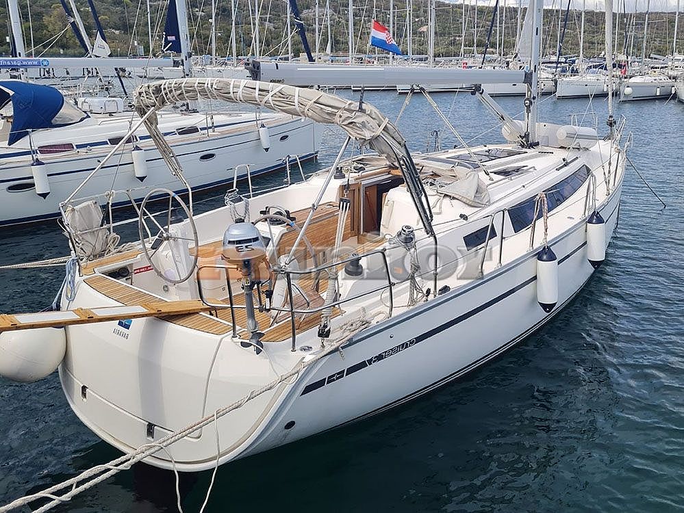 Bavaria C37 - 2015