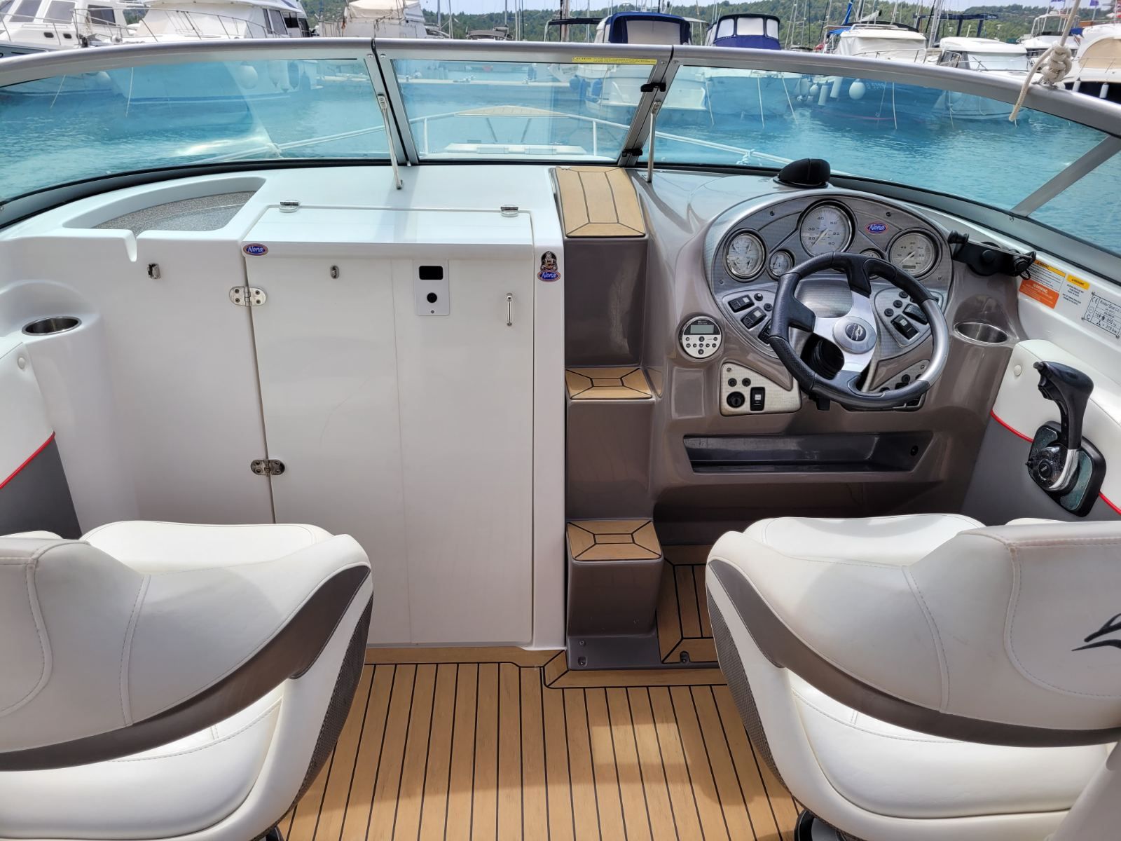 Rinker 246 CC - 2010