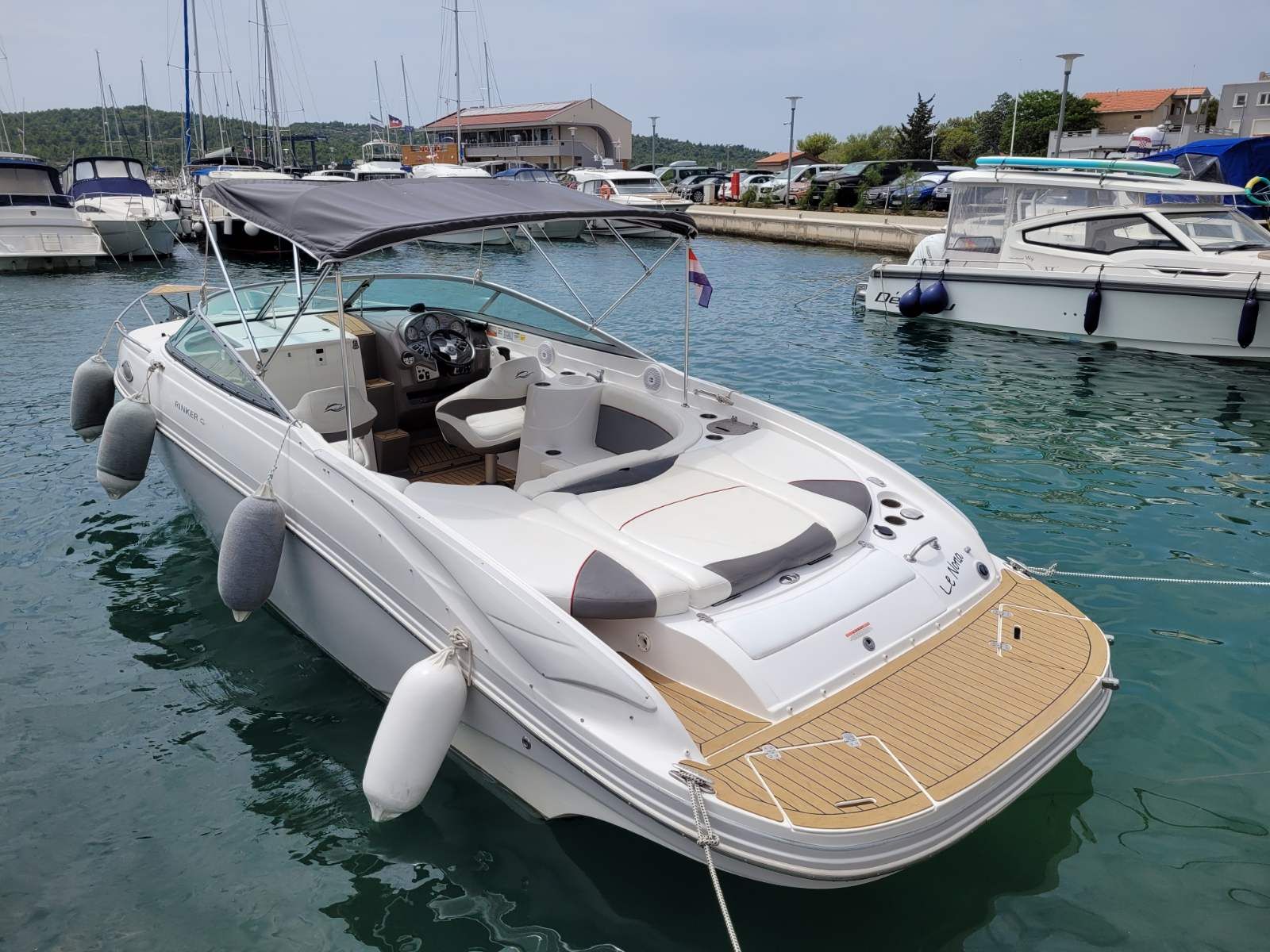 Rinker 246 CC - 2010
