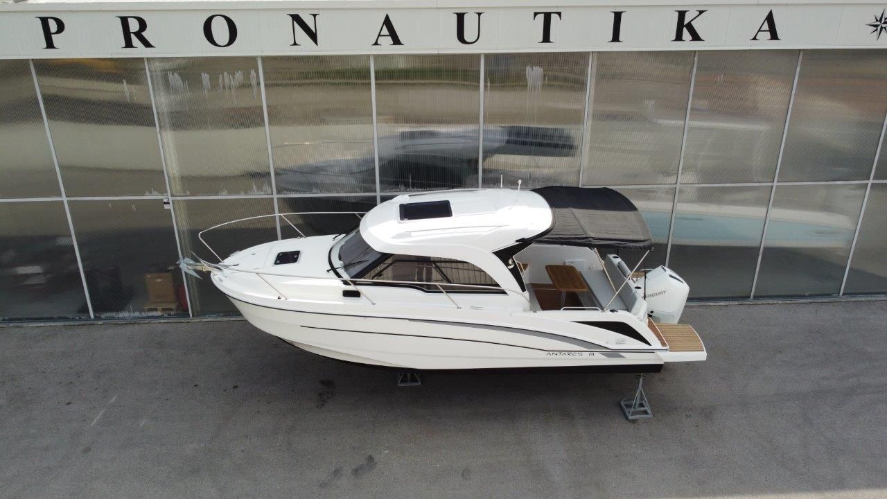 Beneteau Antares 8 OB - 2022