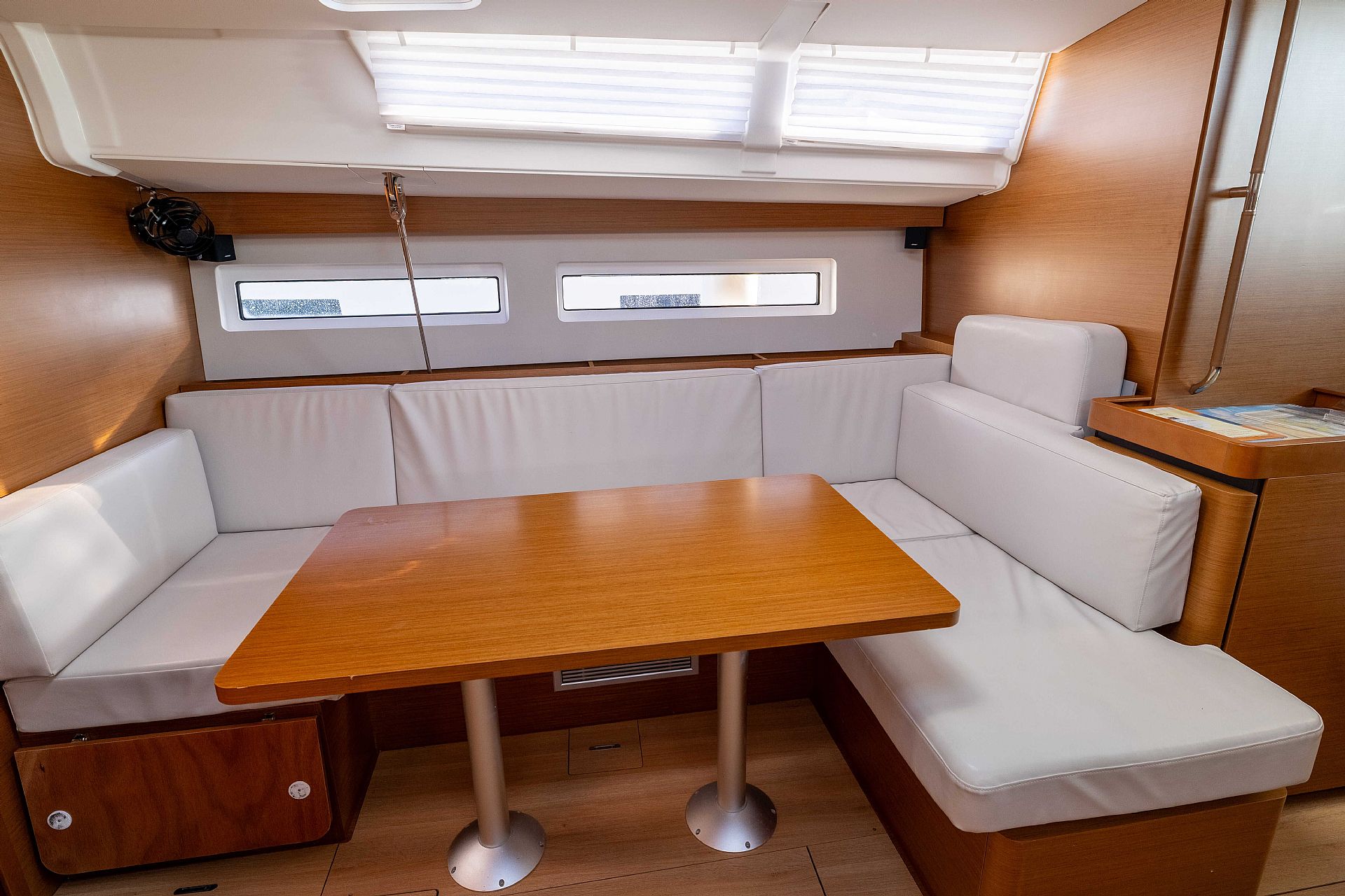 Jeanneau Sun Odyssey 380 - 2024