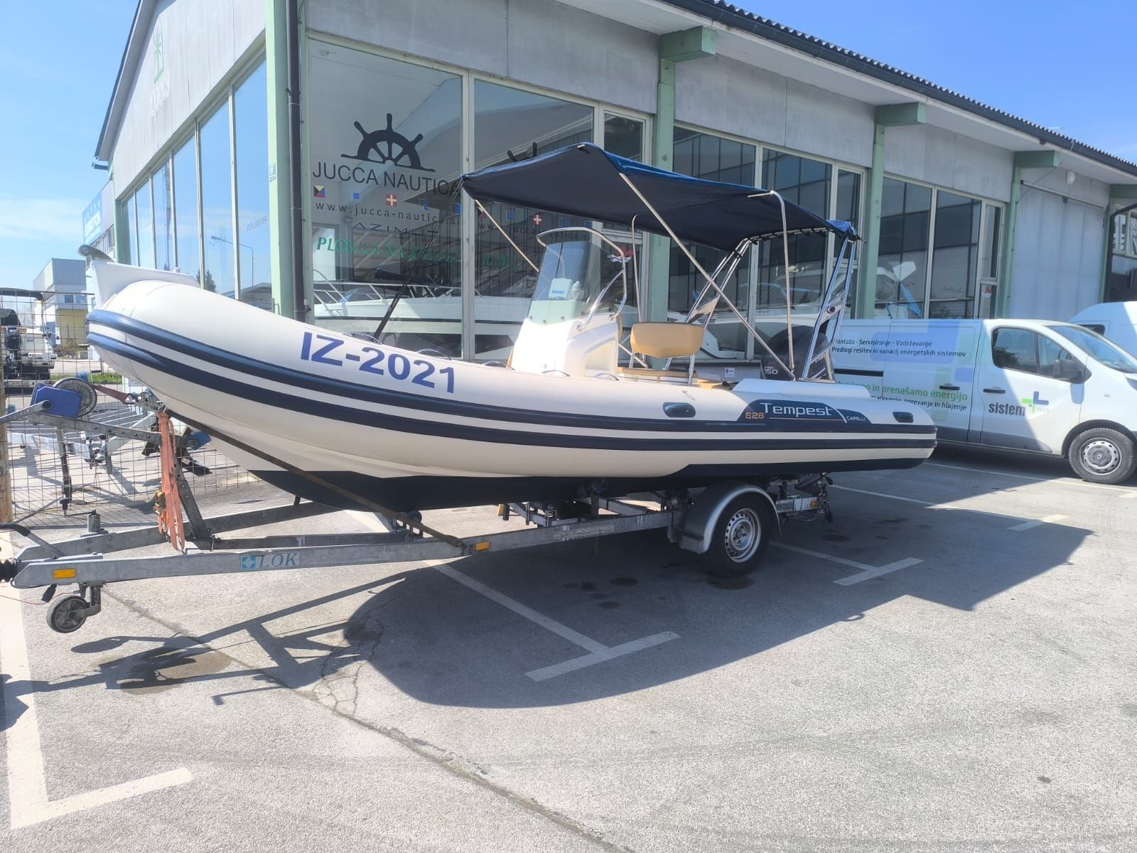Capelli 626 Tempest s prikolico - 2008