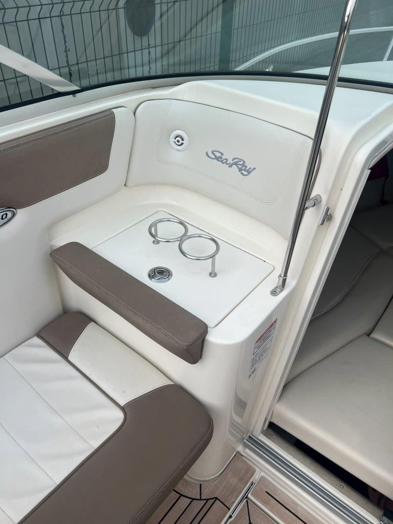 Sea Ray 240 Sunsport (prvi� v vodi 2014) - 2012