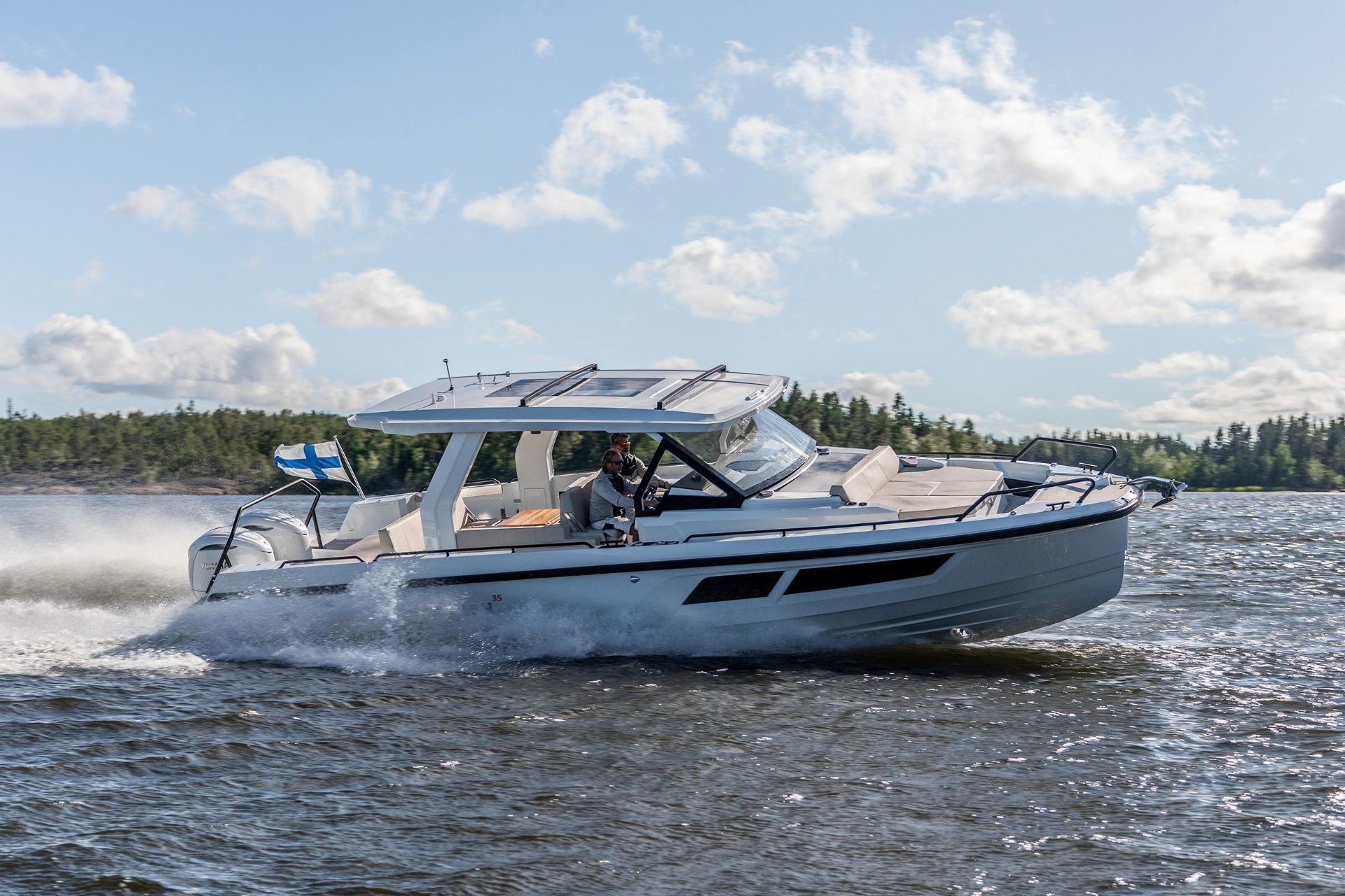 Quarken 35 Sport Tourer +2x Yamaha F300-V PRIHODU - AKCIJA - 2026