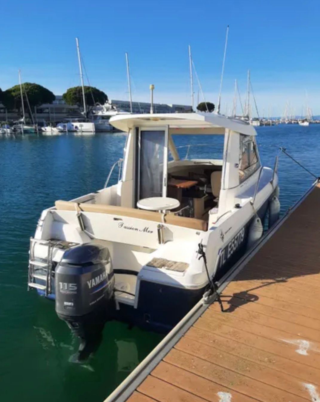 Jeanneau MERRY FISHER 645 LEGENDE - INCE NOVO - 2011