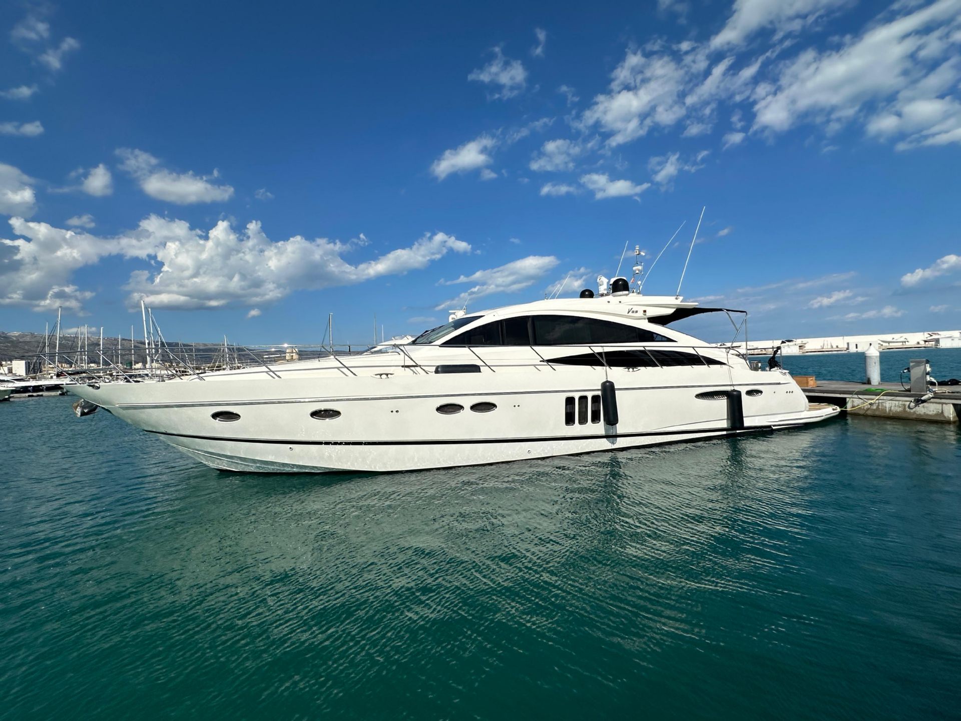 Princess V 65 - 2009 - for sale: 735000.-EUR