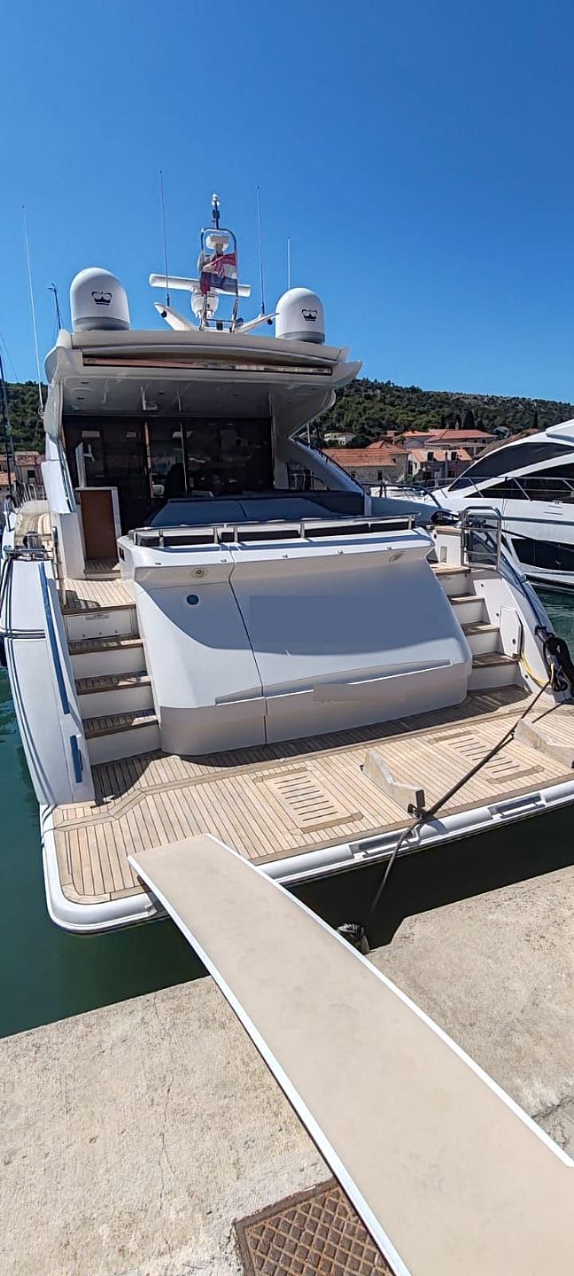 Princess V72 - 2012