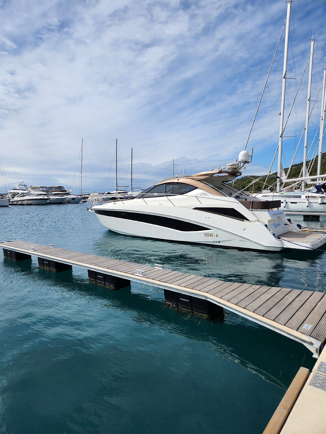 Galeon 385HTS - 2012 - for sale: 269000.-EUR