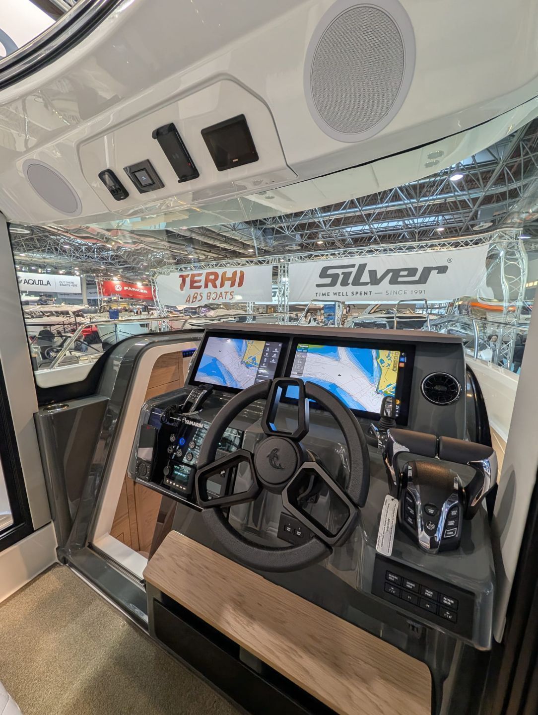 YAMARIN AURA 33 Cabin   YAMAHA F300 TWIN - PREMIERA - 2026