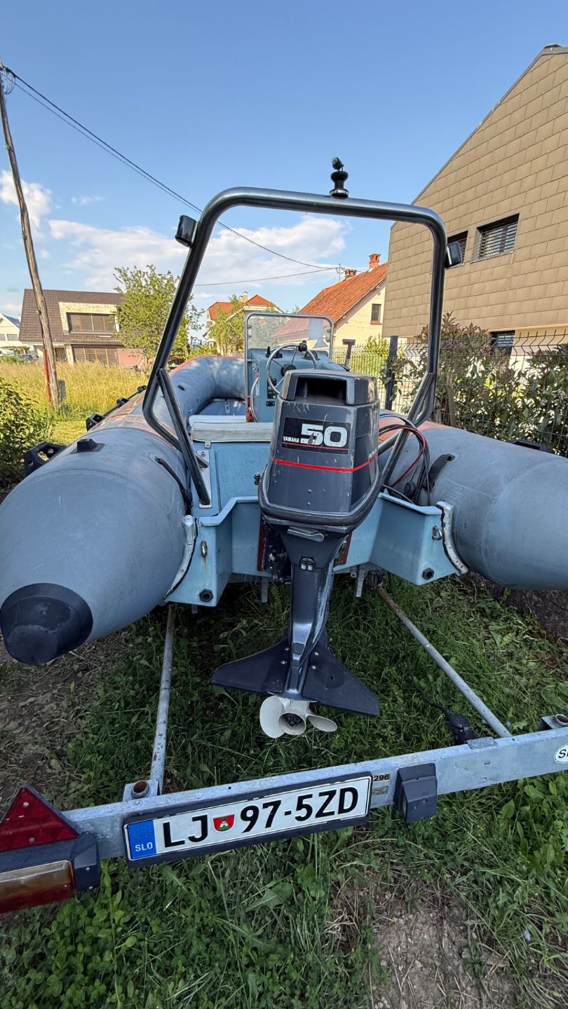 Gumenjak RIB - 4,4 m z Yamaha 50   prikolica - 2000