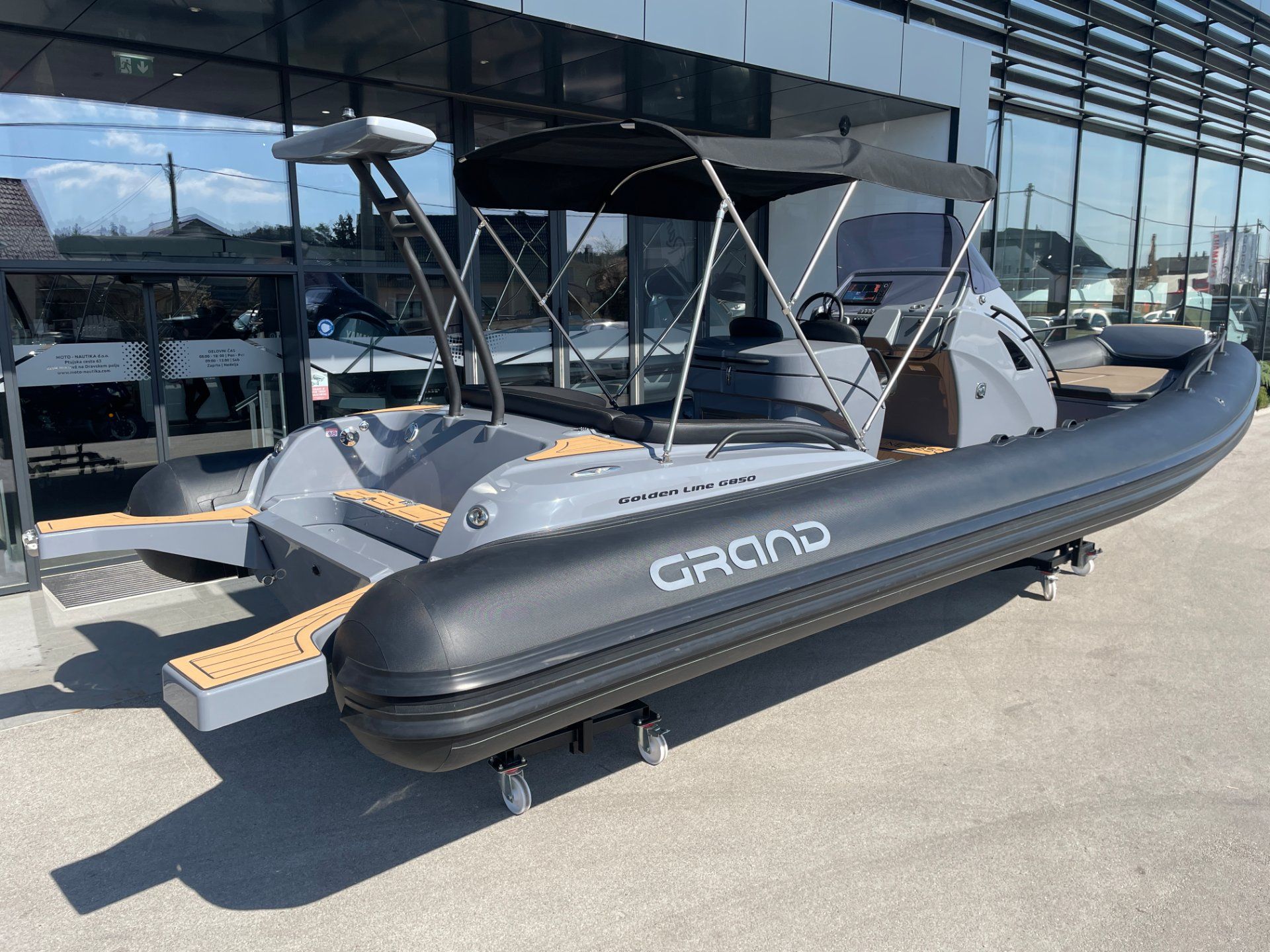 Grand Boats G850HGLF Black Inox Carbon - 2026